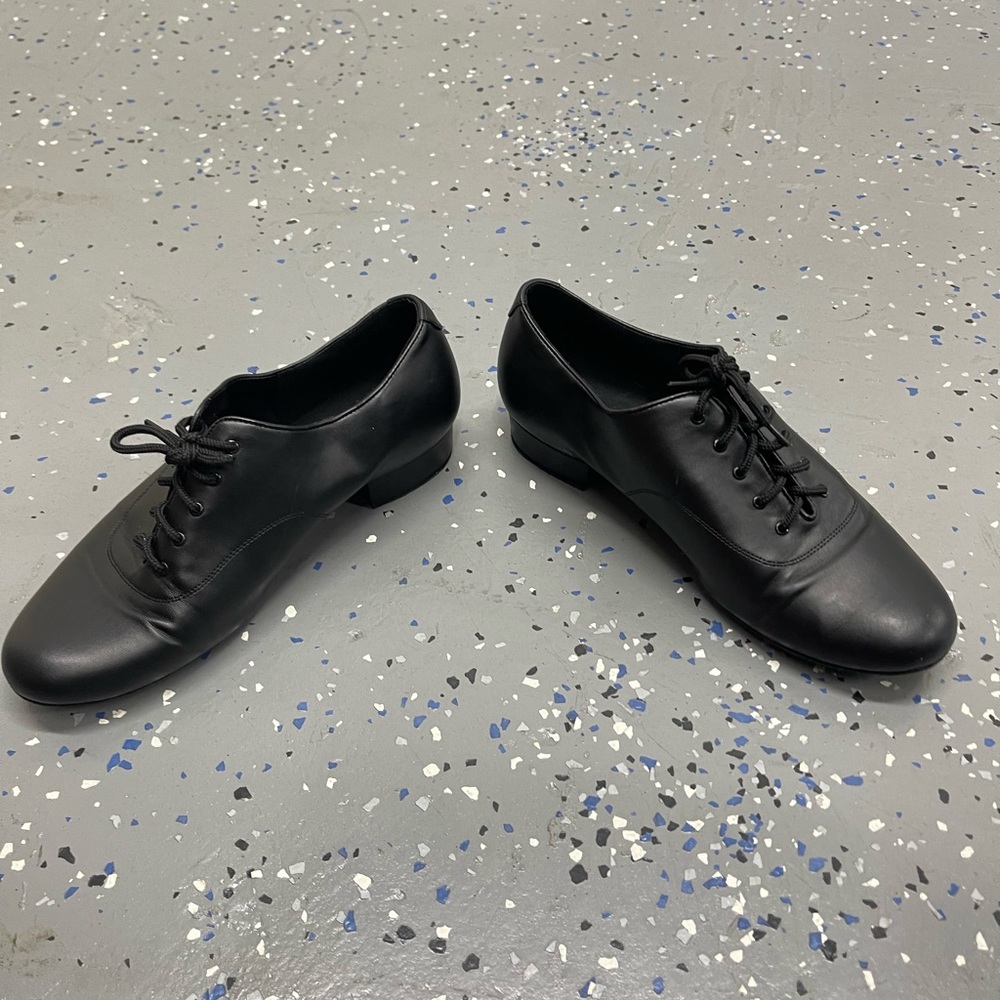 Capezio SD103 Standard Ballroom Dance Shoes -
Men's Size 10.5 Black 10.5M
